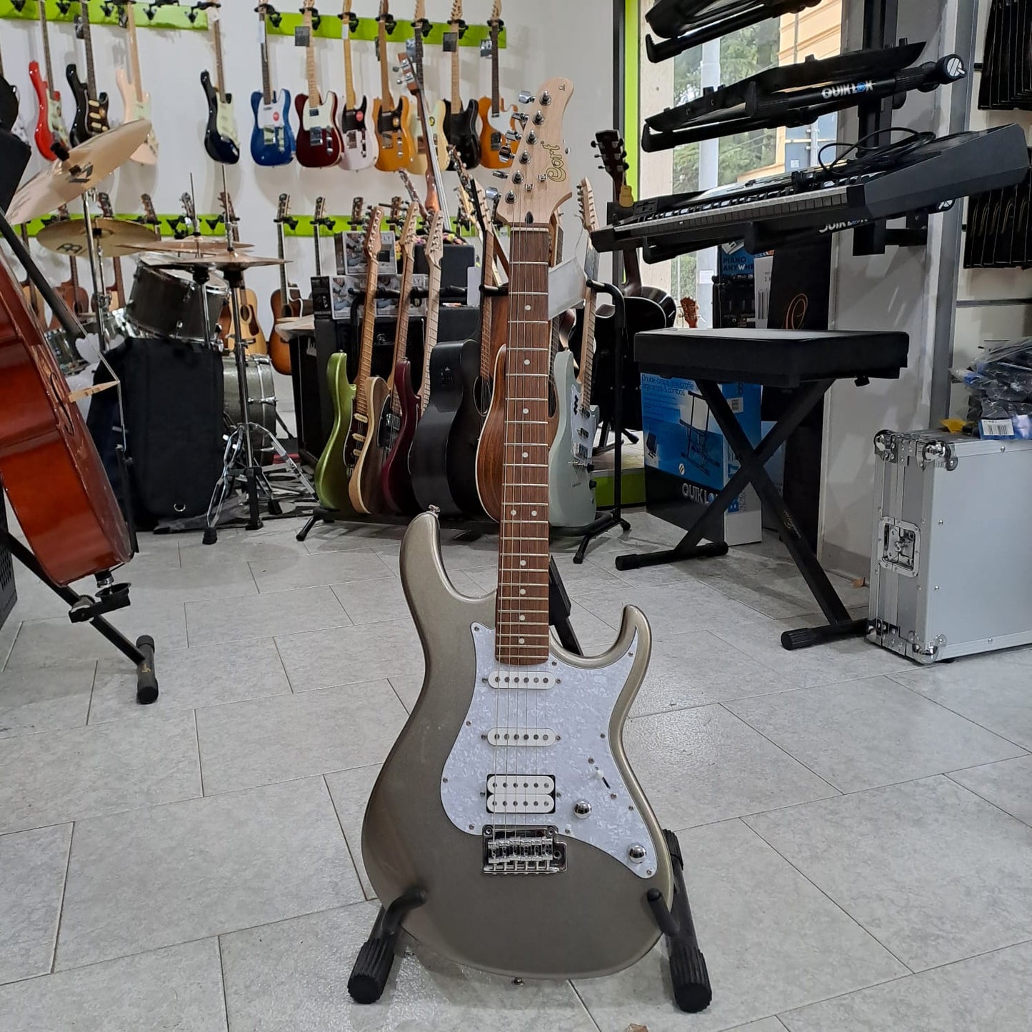 Cort Stratocaster (Serie G250) – HSS – Silver Metallic